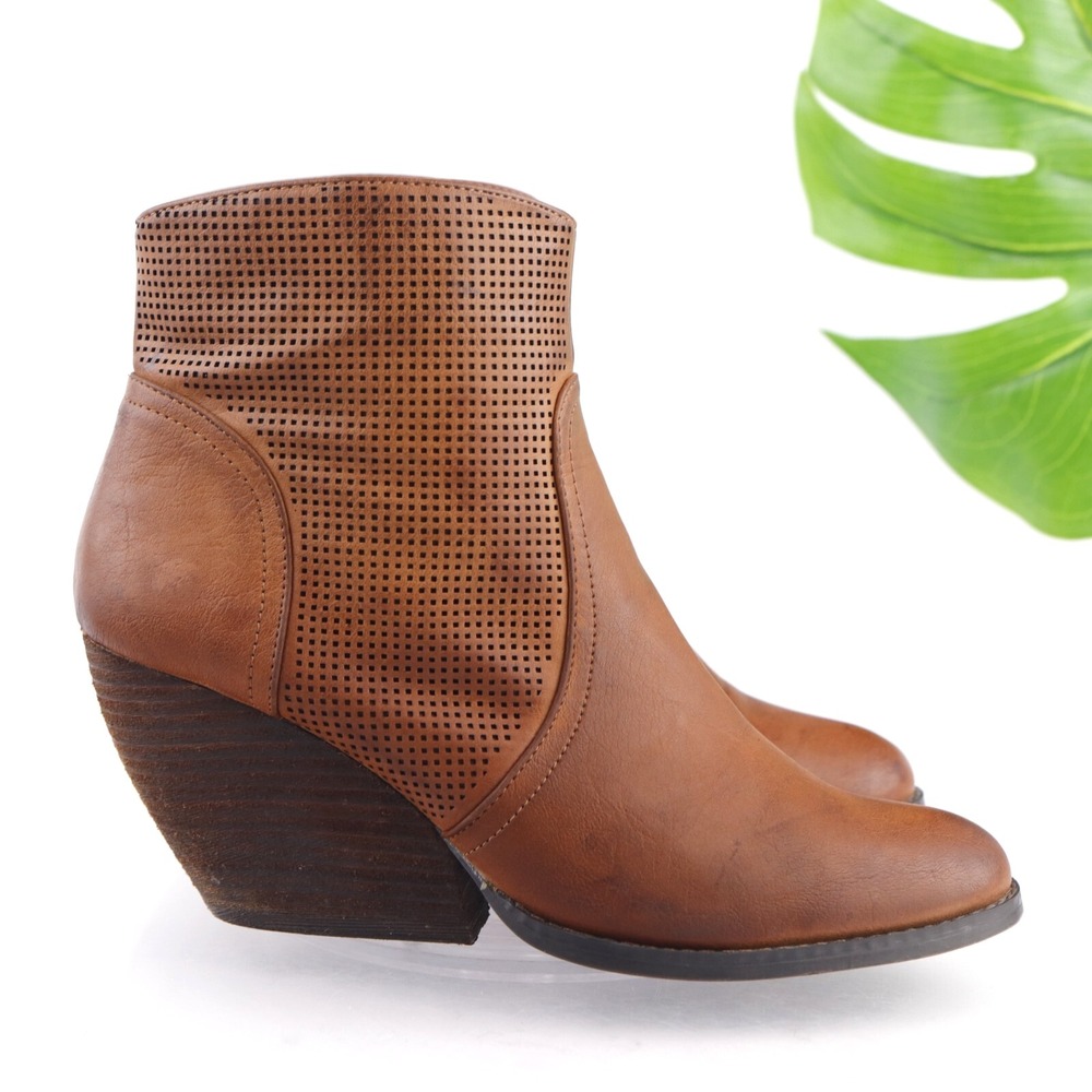 Very‎ Volatile Womens Xanny Boots Size 10 Brown Wedge Heel Vegan Booties Western